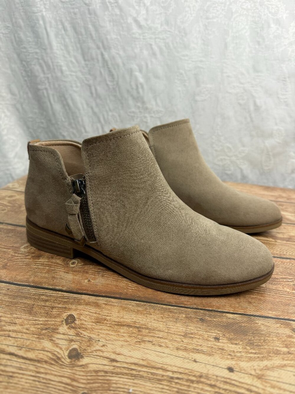 Dr. Scholl’s Women’s Size 8.5 Taupe Suede Ankle Booties Side Zip Block Heel